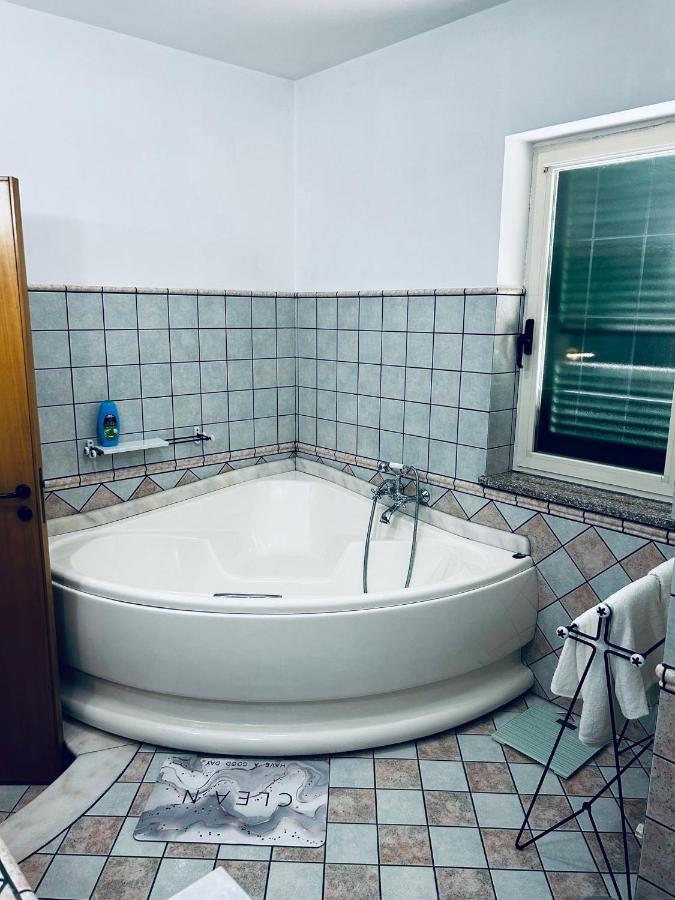 Luena Home Luxury Apartment Brusciano Esterno foto